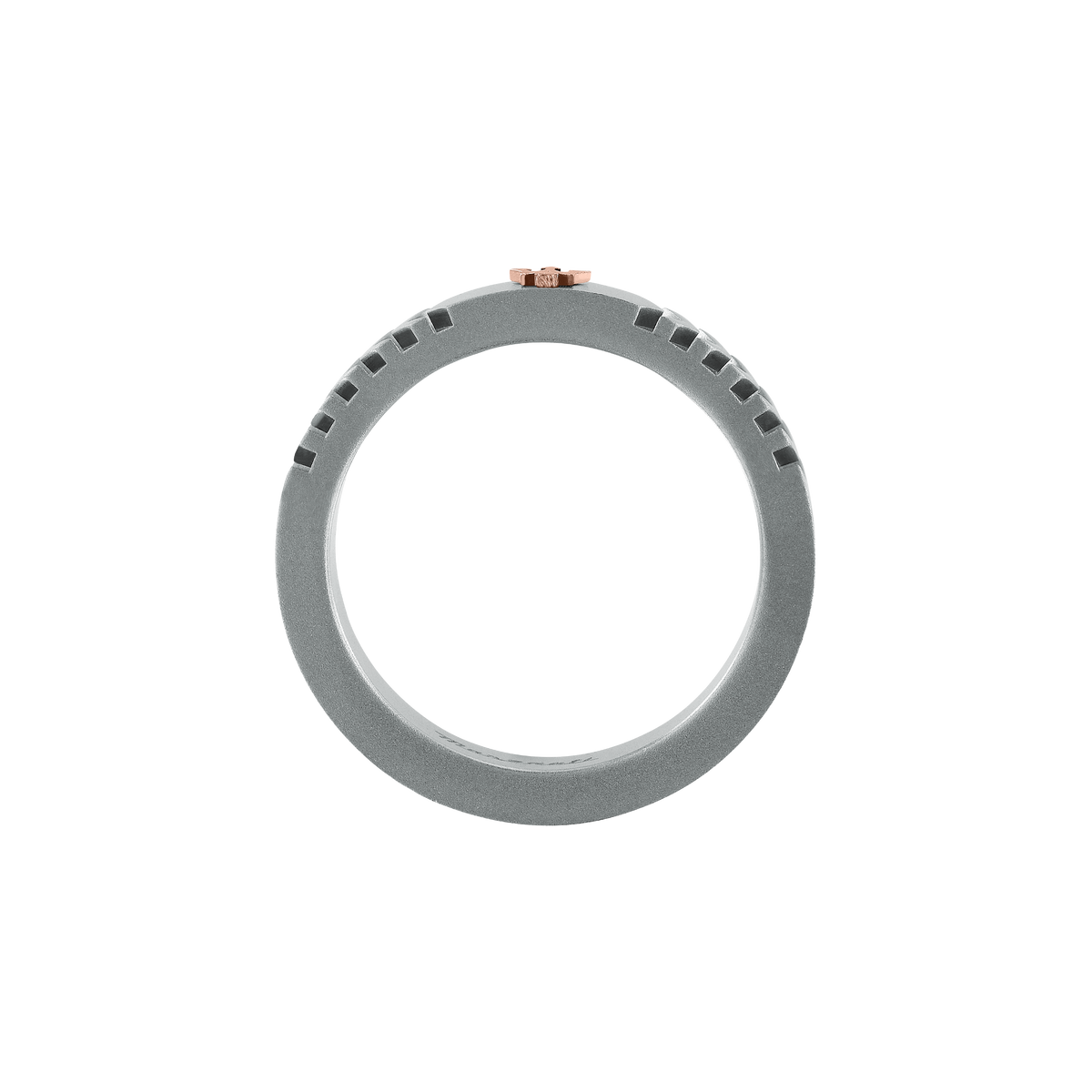 Anello Uomo Maserati Titanium in Titanio Grigio con Dettaglio Rose Gold JM426AXF100 - Maserati